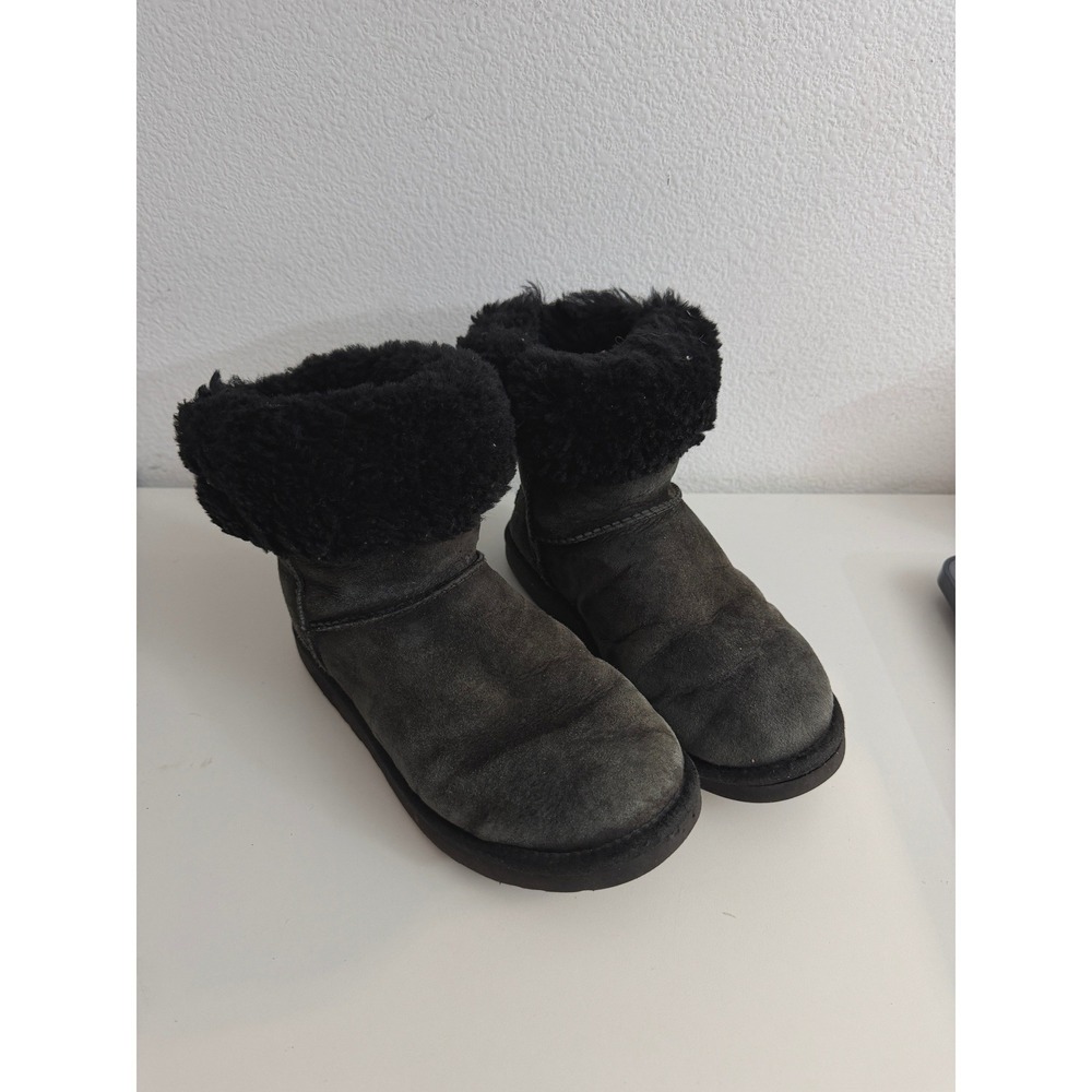 UGG Australia Classic Short 5825 Black Suede Shearling Boots Womens 8